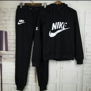 Nike joggers fit